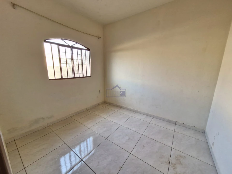 Imagens do imóveis CASA PARA LOCAÇÃO ARAPONGAS - PR