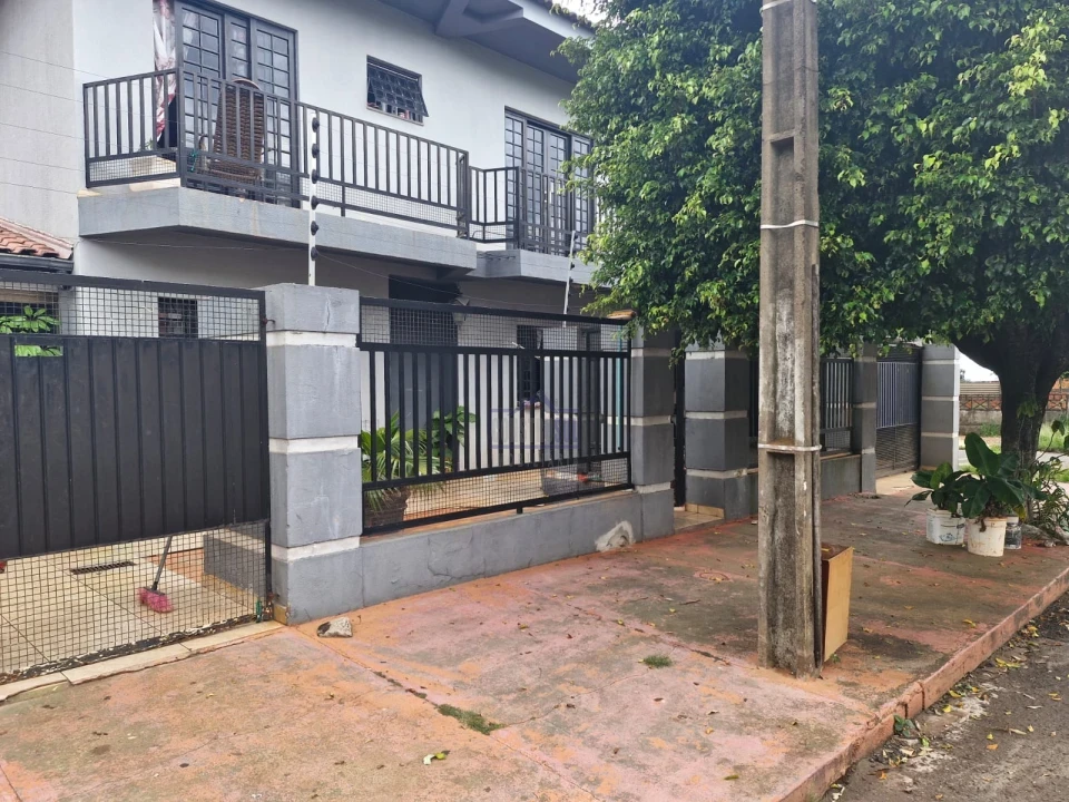 Imagens do imóveis SOBRADO PARA LOCAÇÃO  ARAPONGAS - PR