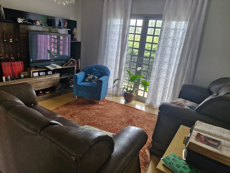 Imagens do imóveis SOBRADO PARA LOCAÇÃO  ARAPONGAS - PR