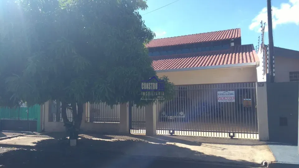 Imagens do imóveis SOBRADO PARA VENDA ARAPONGAS - PR