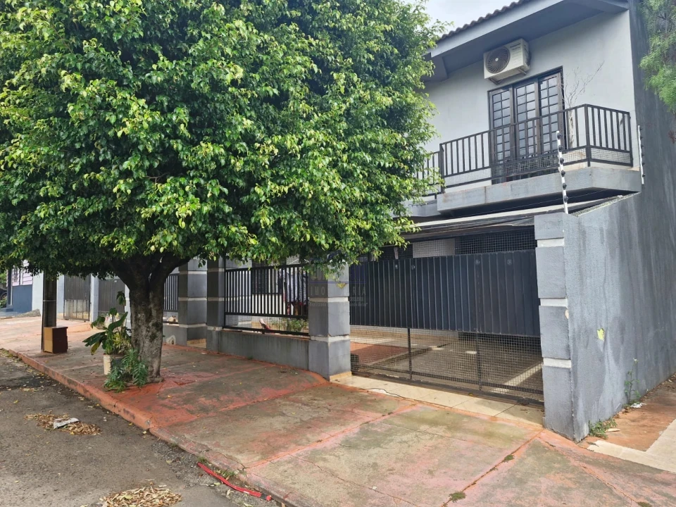 Imagens do imóveis SOBRADO PARA LOCAÇÃO  ARAPONGAS - PR