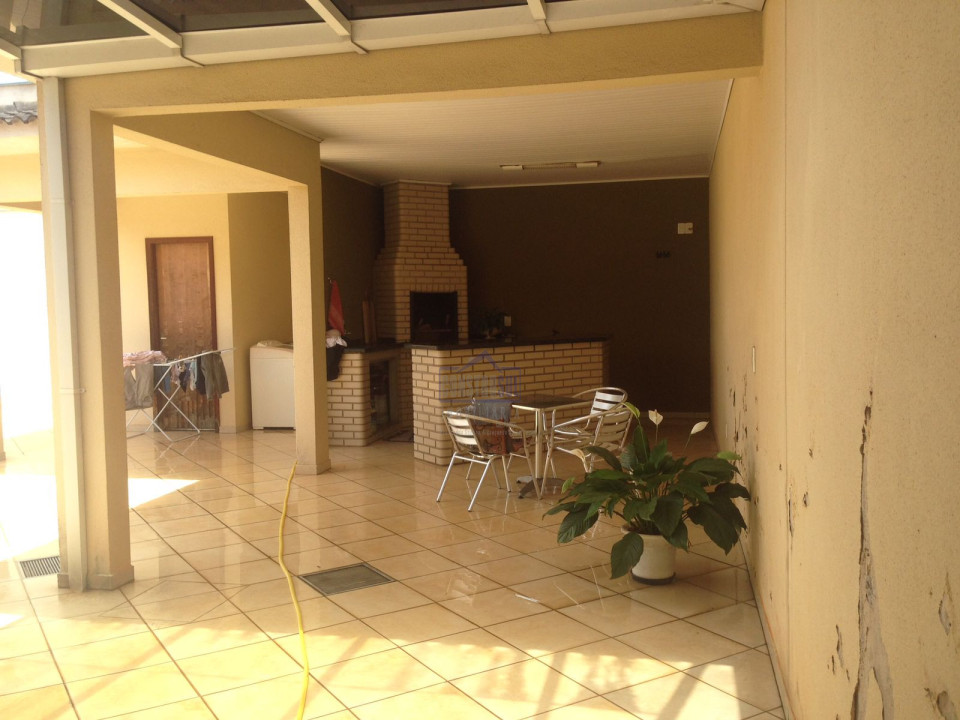 Imagens do imóveis Casa à venda 3 Quartos, 1 Suite, 2 Vagas, 300M², Arapongas - PR