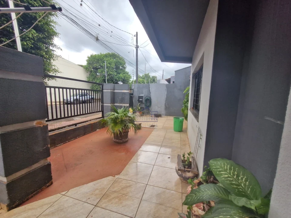 Imagens do imóveis SOBRADO PARA LOCAÇÃO  ARAPONGAS - PR