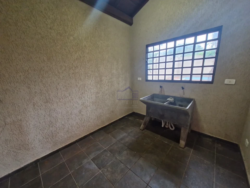 Imagens do imóveis CASA PARA LOCAÇÃO ARAPONGAS - PR