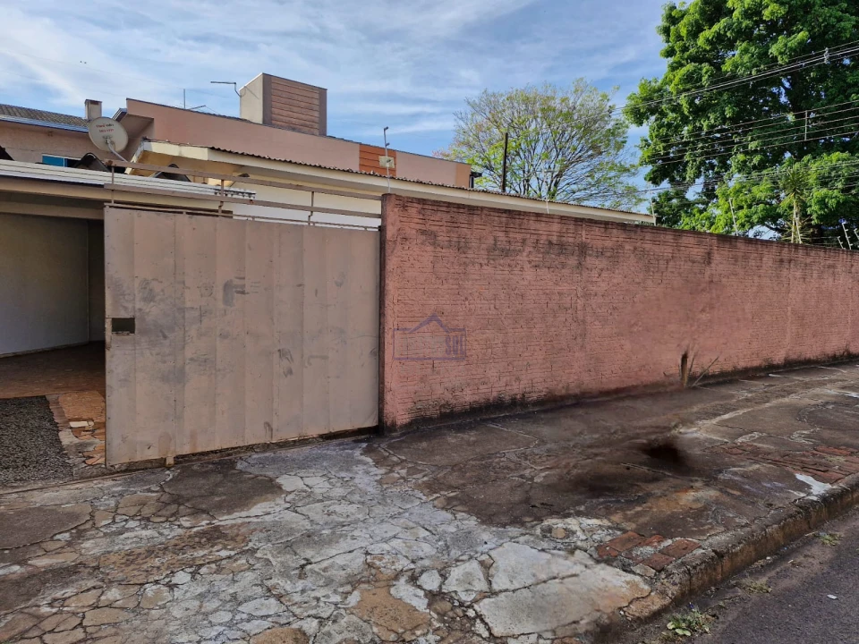 Imagens do imóveis CASA PARA LOCAÇÃO ARAPONGAS - PR