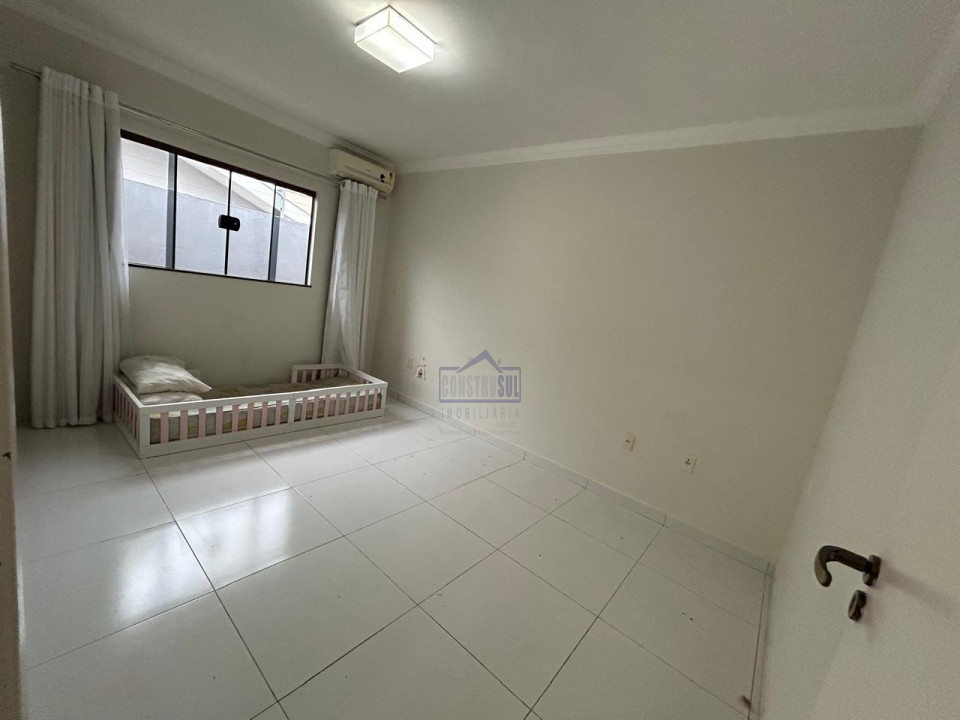 Imagens do imóveis Casa à venda 3 Quartos, 1 Suite, 2 Vagas, 305M², Arapongas - PR