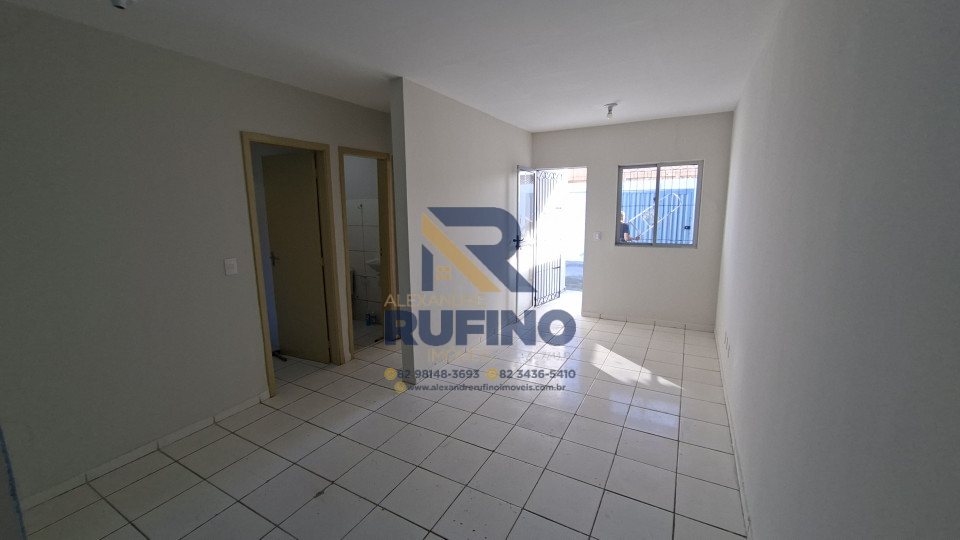 Imagens do imóveis Casa 2/4 Com Terreno ao Redor na Cidade Universitária a Cinco Minutos do Novo Shopping e Supermercado São Domingos