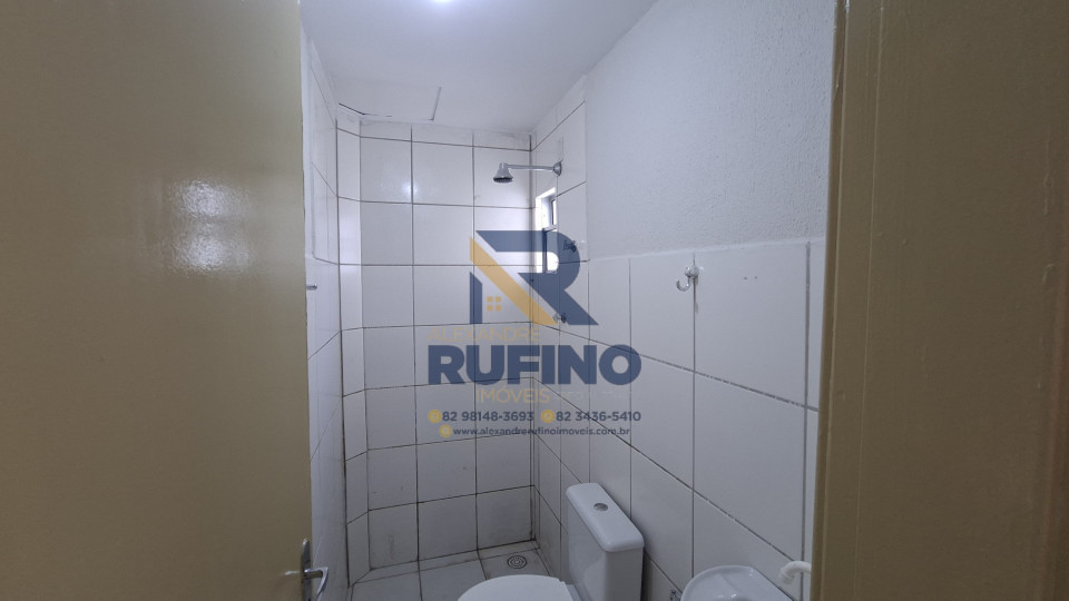 Imagens do imóveis Casa 2/4 Com Terreno ao Redor na Cidade Universitária a Cinco Minutos do Novo Shopping e Supermercado São Domingos
