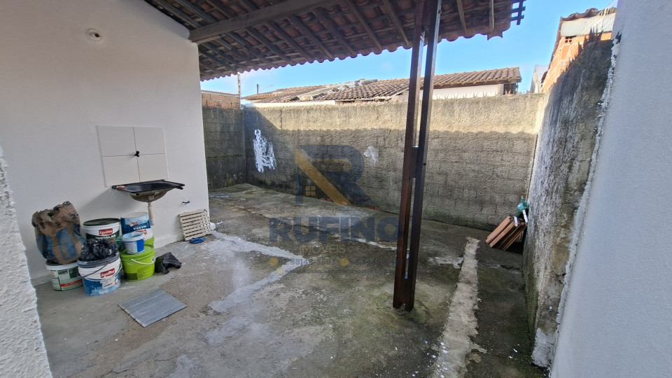 Imagens do imóveis Casa 2/4 Com Terreno ao Redor na Cidade Universitária a Cinco Minutos do Novo Shopping e Supermercado São Domingos