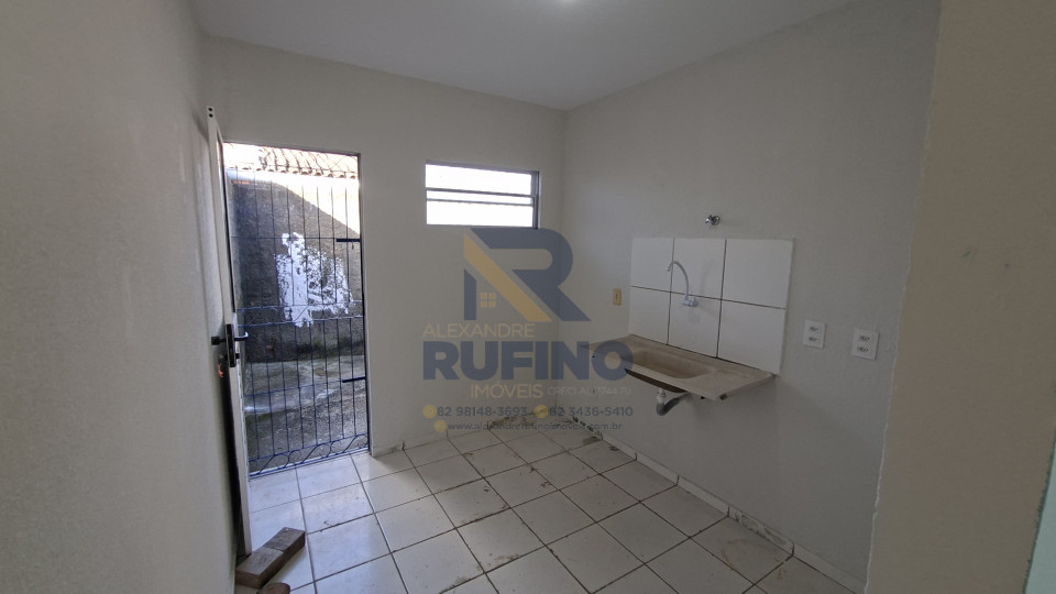 Imagens do imóveis Casa 2/4 Com Terreno ao Redor na Cidade Universitária a Cinco Minutos do Novo Shopping e Supermercado São Domingos