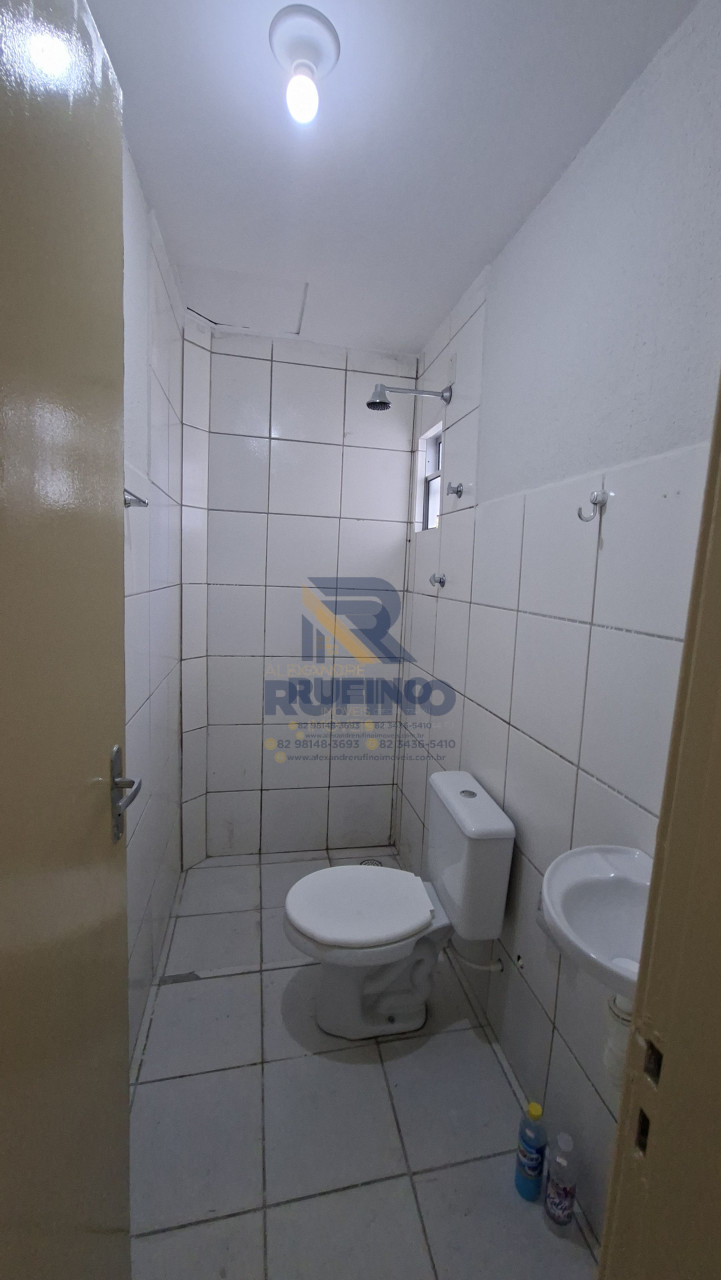 Imagens do imóveis Casa 2/4 Com Terreno ao Redor na Cidade Universitária a Cinco Minutos do Novo Shopping e Supermercado São Domingos