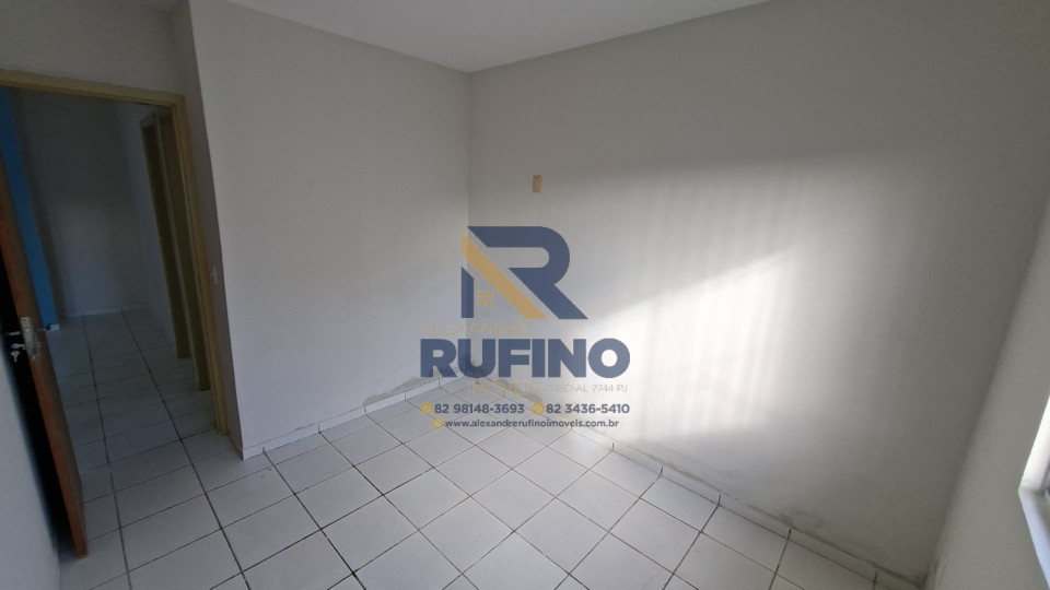 Imagens do imóveis Casa 2/4 Com Terreno ao Redor na Cidade Universitária a Cinco Minutos do Novo Shopping e Supermercado São Domingos