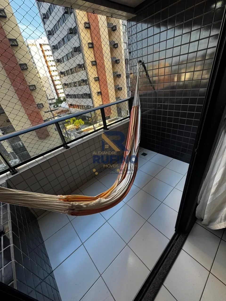 Imagens do imóveis O 3/4 Alto Padrão Sendo 1/Suíte Varanda +WCS Porteira Fechada, Do Tamanho Ideal e na Localização que Buscava na Jatiuca e Com a Comodidade Corred