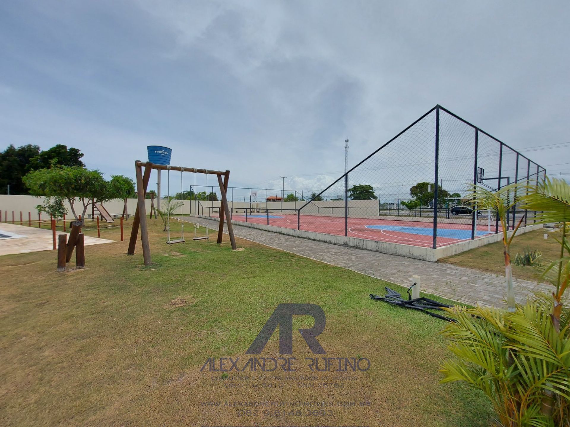 Brisas Mares do Sul. 1/4 Sala Quintal nos Fundos do Lote em Condomínio Próximo a Praia do Francês e Maceió Imagens do imóveis Brisas Mares do Sul. 1/4 Sala Quintal nos Fundos do Lote em Condomínio Próximo a Praia do Francês e Maceió