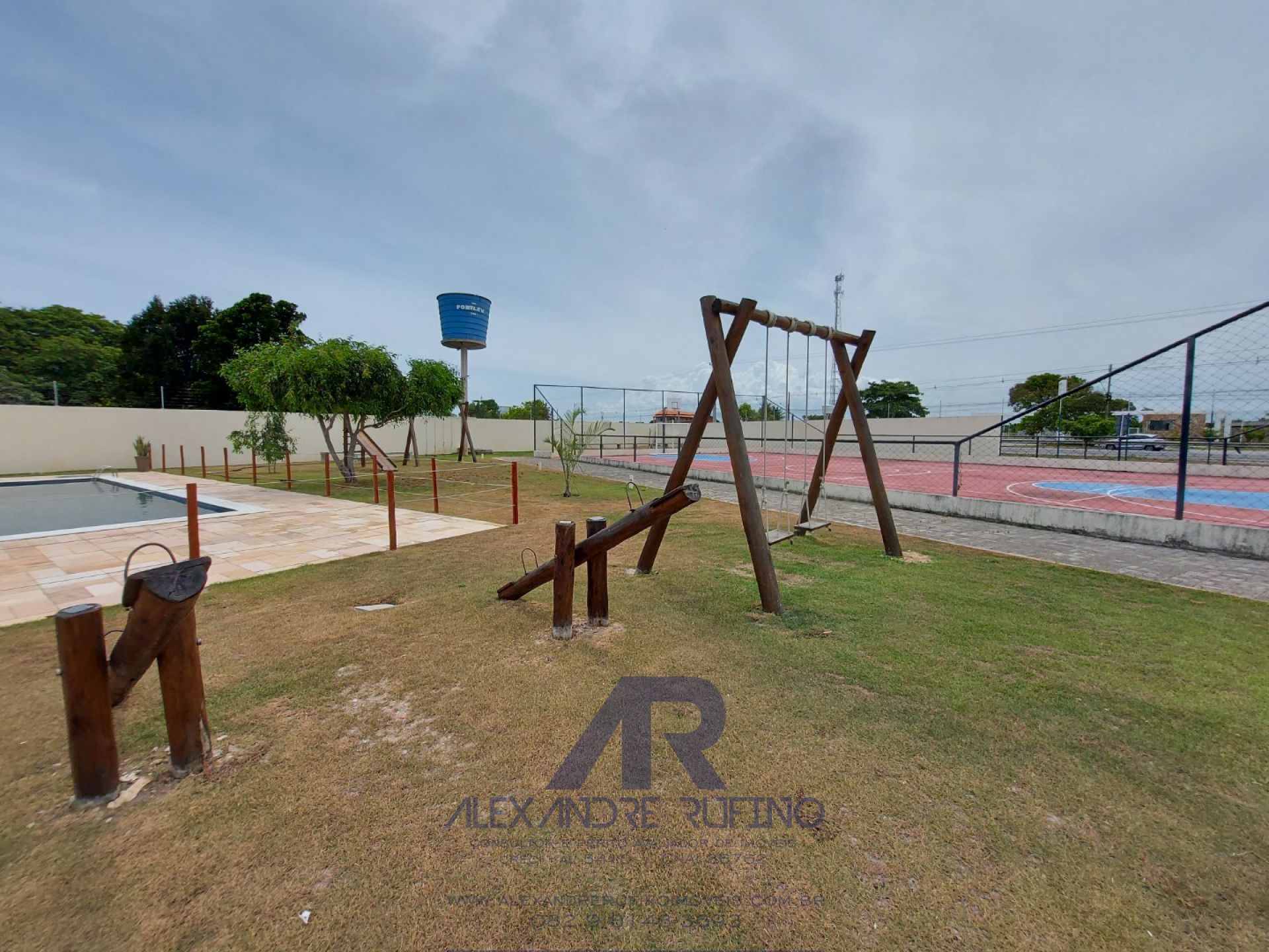 Brisas Mares do Sul. 1/4 Sala Quintal nos Fundos do Lote em Condomínio Próximo a Praia do Francês e Maceió Imagens do imóveis Brisas Mares do Sul. 1/4 Sala Quintal nos Fundos do Lote em Condomínio Próximo a Praia do Francês e Maceió