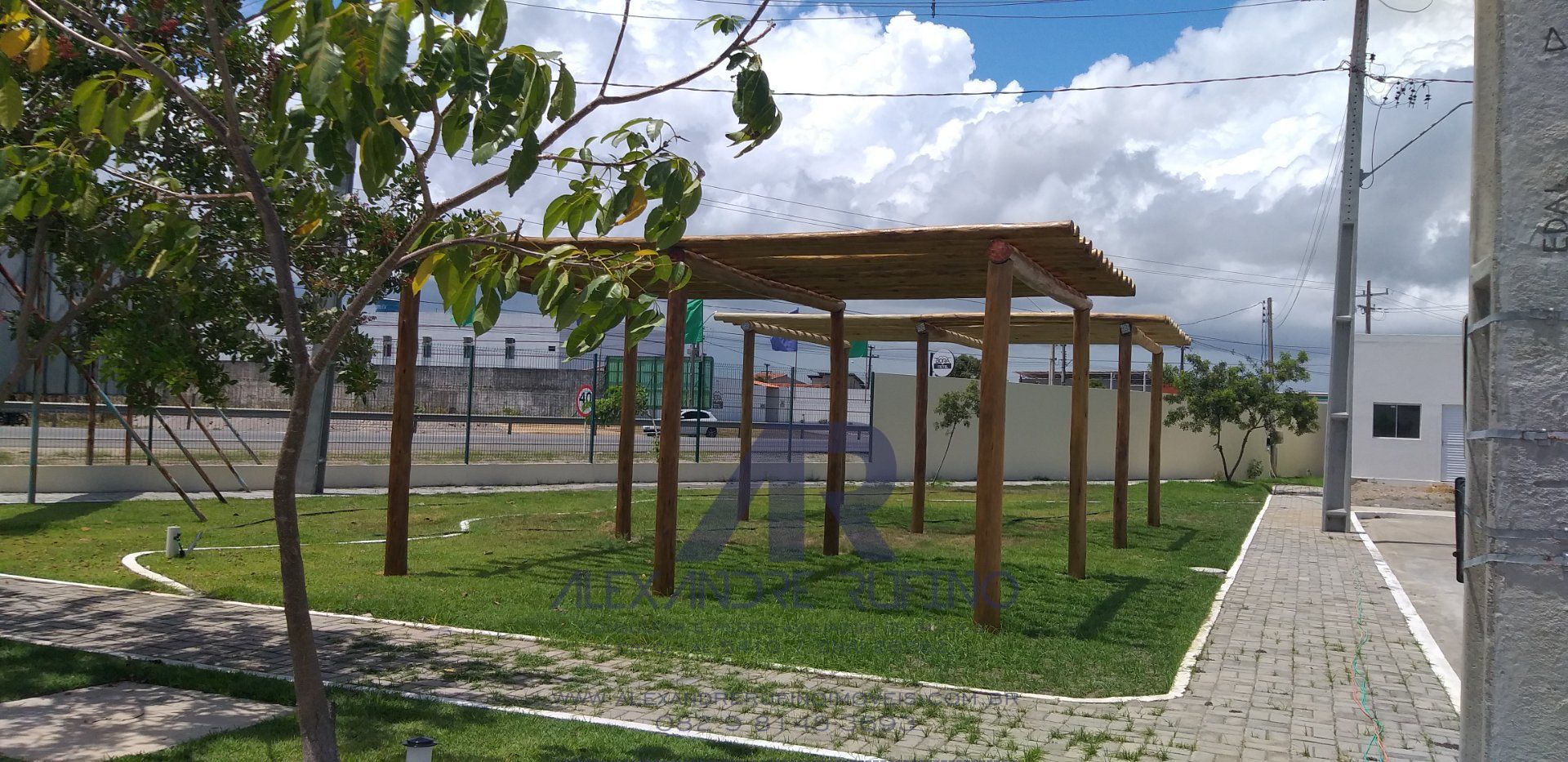 Brisas Mares do Sul. 1/4 Sala Quintal nos Fundos do Lote em Condomínio Próximo a Praia do Francês e Maceió Imagens do imóveis Brisas Mares do Sul. 1/4 Sala Quintal nos Fundos do Lote em Condomínio Próximo a Praia do Francês e Maceió