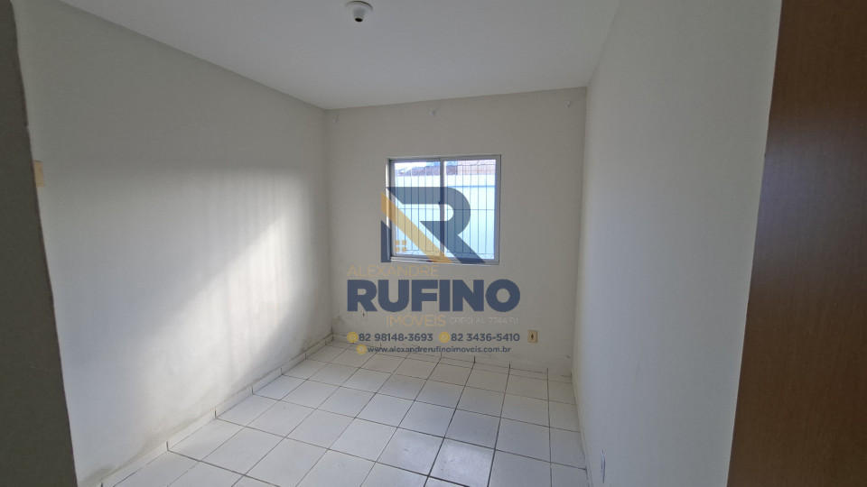 Imagens do imóveis Casa 2/4 Com Terreno ao Redor na Cidade Universitária a Cinco Minutos do Novo Shopping e Supermercado São Domingos