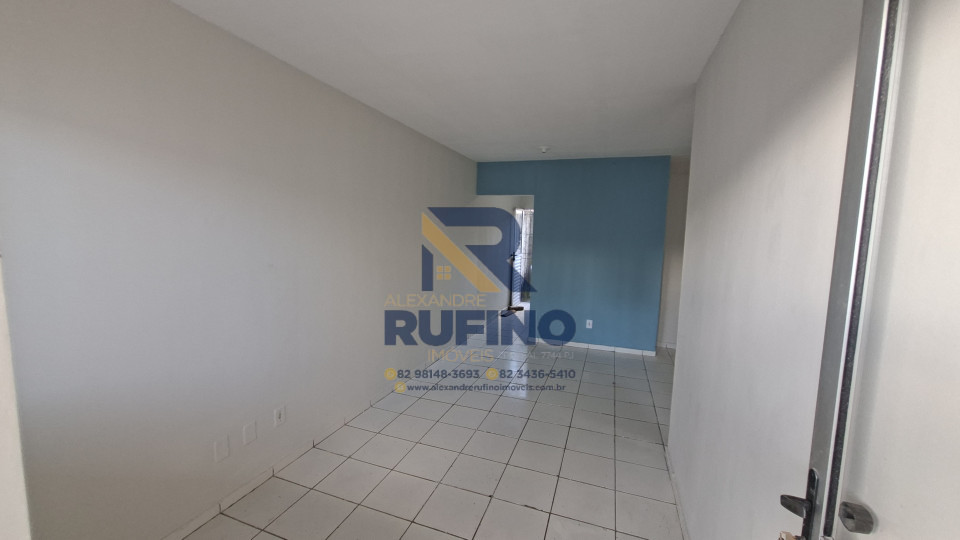 Imagens do imóveis Casa 2/4 Com Terreno ao Redor na Cidade Universitária a Cinco Minutos do Novo Shopping e Supermercado São Domingos