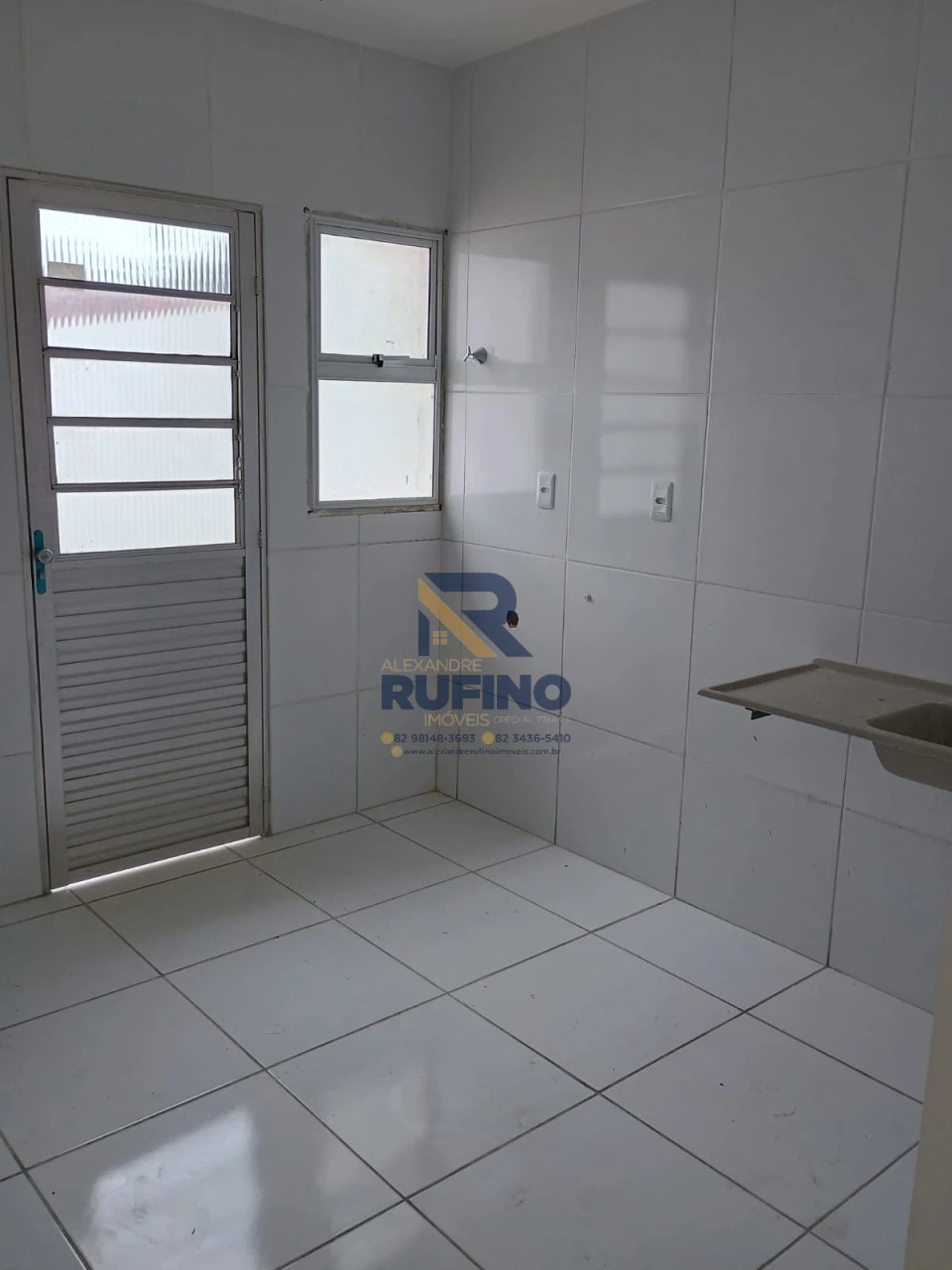 Imagens do imóveis Aluguel Casa de 2/4 no Tamanho Ideal Com Suíte Varanda Quintal e Área Livre Prox. ao Novo Brasil na Forene em Maceió