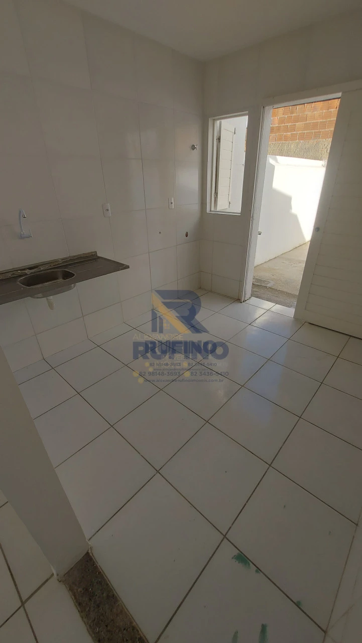Imagens do imóveis Aluguel Casa 3/4 no Tamanho Ideal Com Suíte Varanda Quintal Próximo a Distribuidora Novo Brasil Na Forene em Maceió