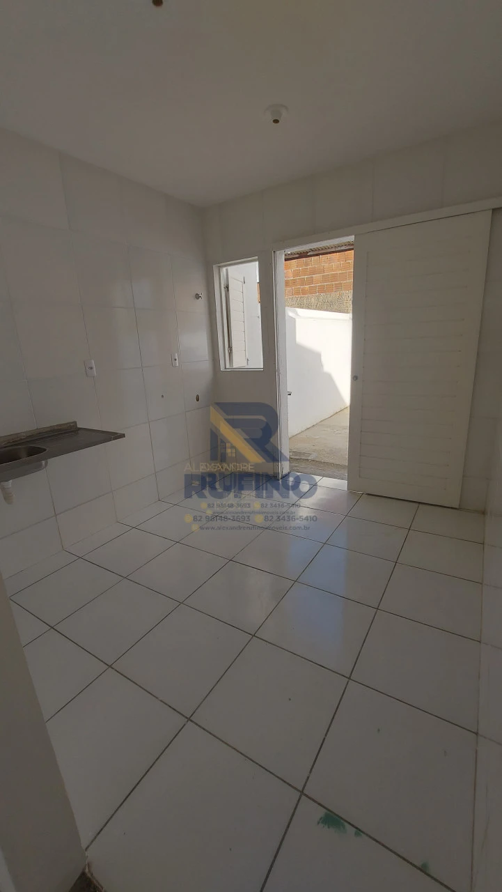 Imagens do imóveis Aluguel Casa 3/4 no Tamanho Ideal Com Suíte Varanda Quintal Próximo a Distribuidora Novo Brasil Na Forene em Maceió