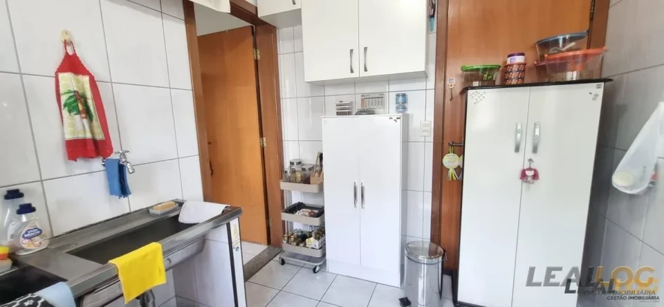 Vendo apartamento no Edifcio Ipiranga Plaza próximo a Praça Popular no bairro Goiabeiras em Cuiabá