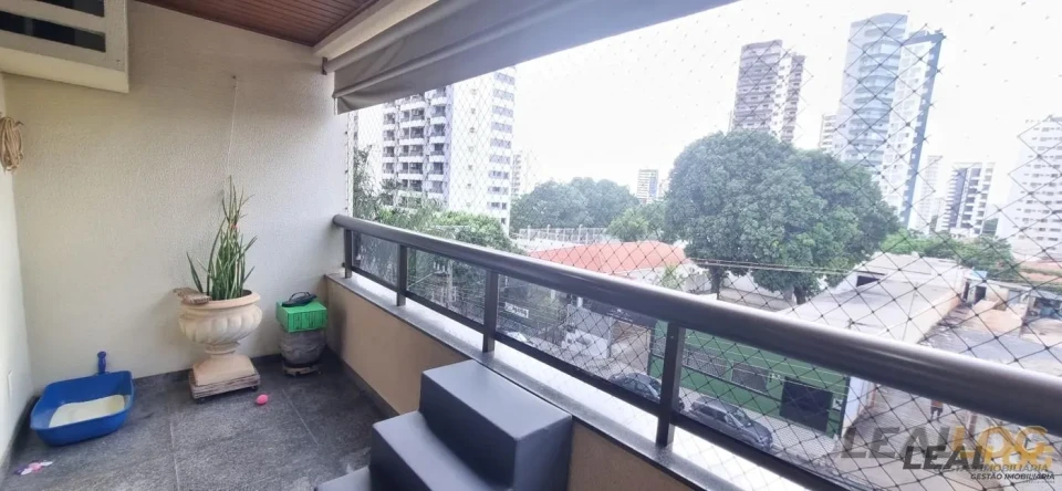 Vendo apartamento no Edifcio Ipiranga Plaza próximo a Praça Popular no bairro Goiabeiras em Cuiabá