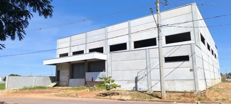 Imagens do imóveis Alugo Armazém de 1600m² em Sinop/MT – Localização Estratégica