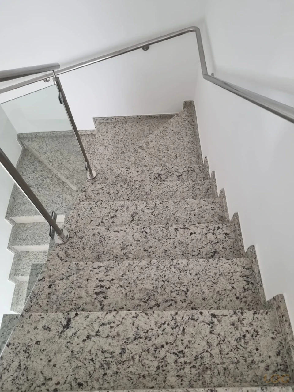 Imagens do imóveis ALUGO - Casa  sobrado Condomínio fechado  PLENO em Cuiabá - MT
