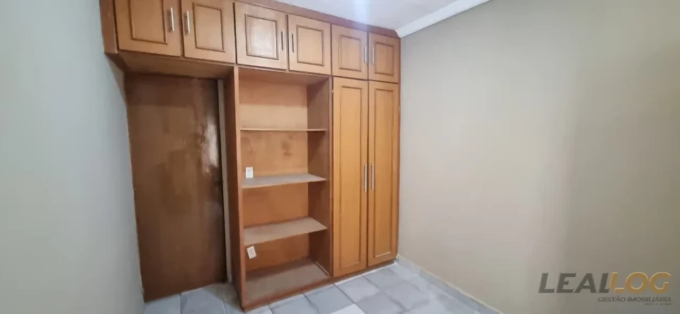 Imagens do imóveis Vendo casa de esquina com piscina no Bairro Morada do Ouro em Cuiabá.