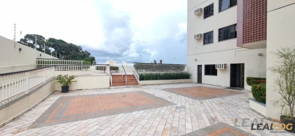 Vendo apartamento no Edifcio Ipiranga Plaza próximo a Praça Popular no bairro Goiabeiras em Cuiabá