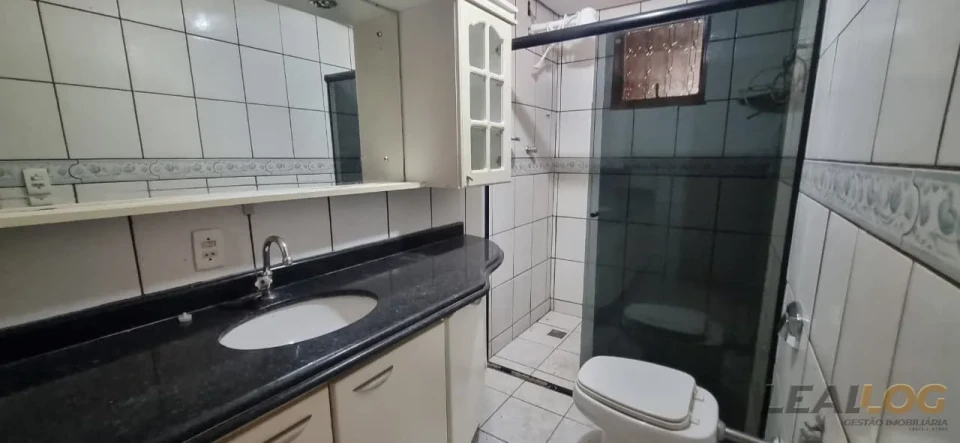 Imagens do imóveis Vendo casa de esquina com piscina no Bairro Morada do Ouro em Cuiabá.