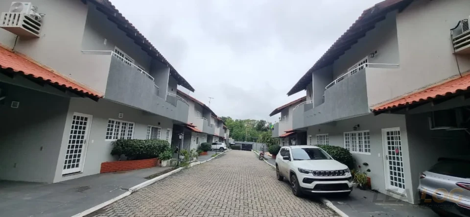 Casa a venda em condomínio!