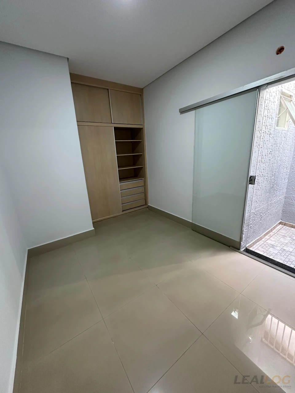 Belíssima casa á venda no CPA 4