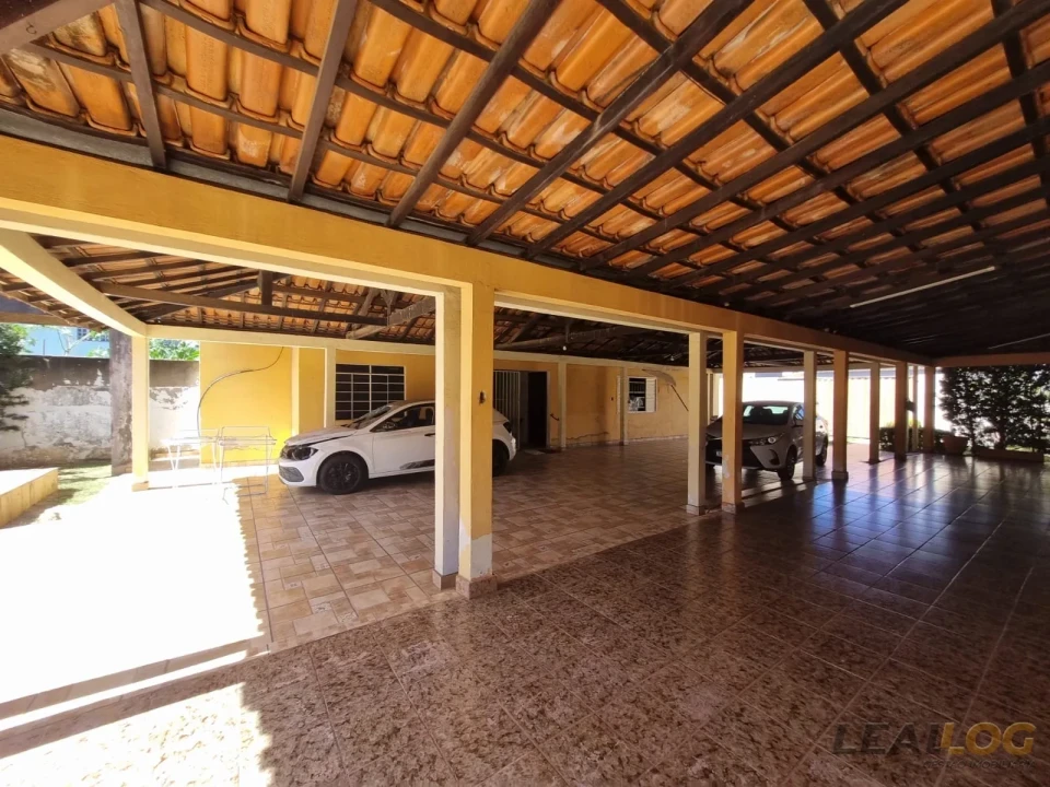 Imagens do imóveis VENDO - CASA NO JARDIM AEROPORTO  - VÁRZEA GRANDE - MT