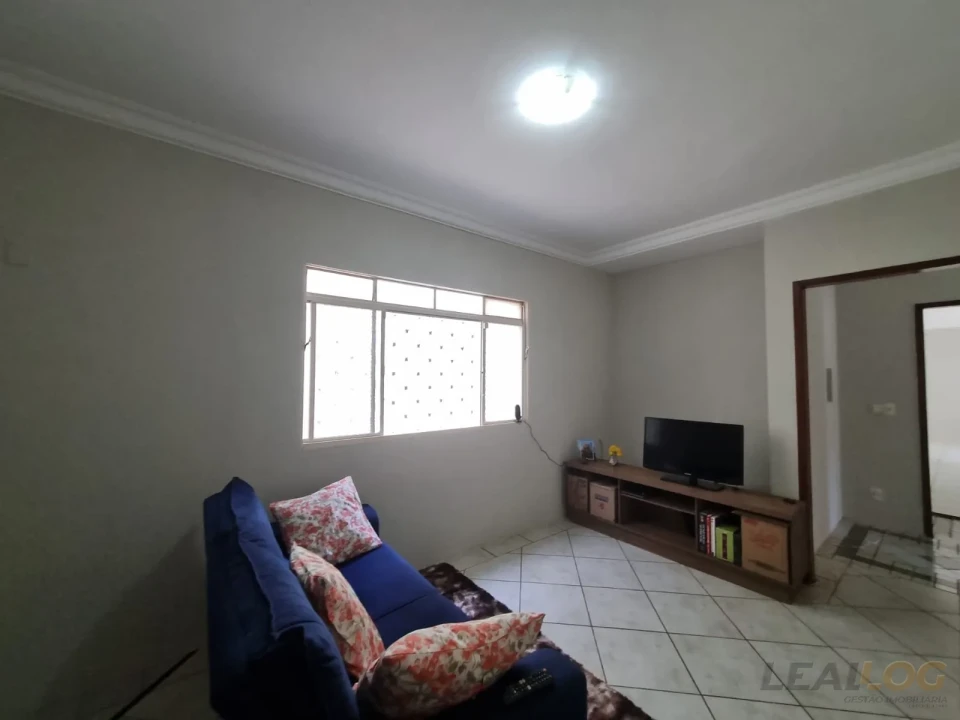 Imagens do imóveis VENDO - Casa no Flamboyant/ próximo ao shopping Estação/ Cuiabá - MT