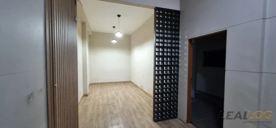 LOCAÇÃO – CONJUNTO COMERCIAL COMPLETO | GALPÃO + PRÉDIO CORPORATIVO