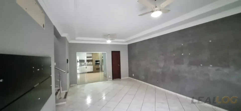 Casa a venda em condomínio!