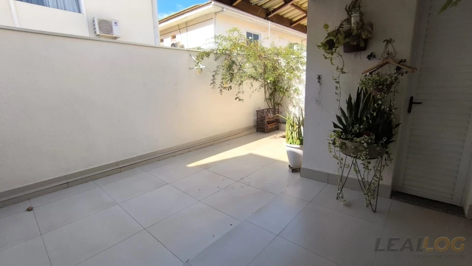 Imagens do imóveis VENDO CASA SOBRADO | CONDOMINIO SOLAR DAS TORRES - CUIABÁ - MT