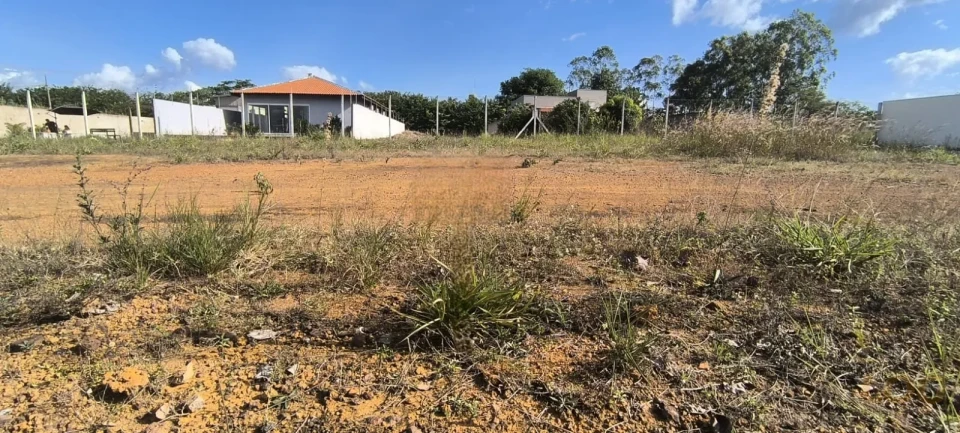Vendo Terreno no Condomínio VILLAGE DO CAMPO Chapada dos Guimarães - MT