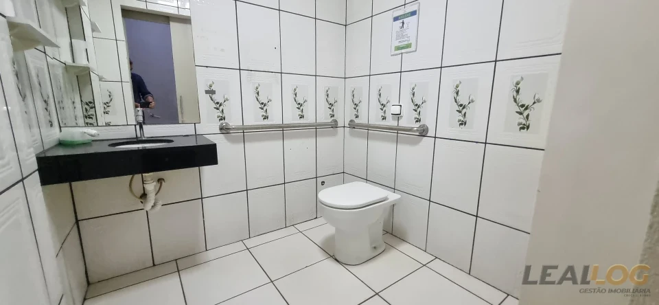 LOCAÇÃO – CONJUNTO COMERCIAL COMPLETO | GALPÃO + PRÉDIO CORPORATIVO