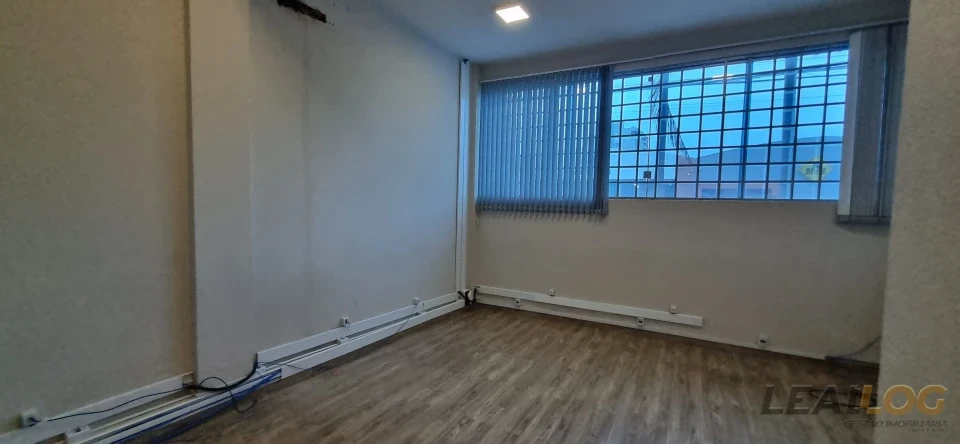 LOCAÇÃO – CONJUNTO COMERCIAL COMPLETO | GALPÃO + PRÉDIO CORPORATIVO