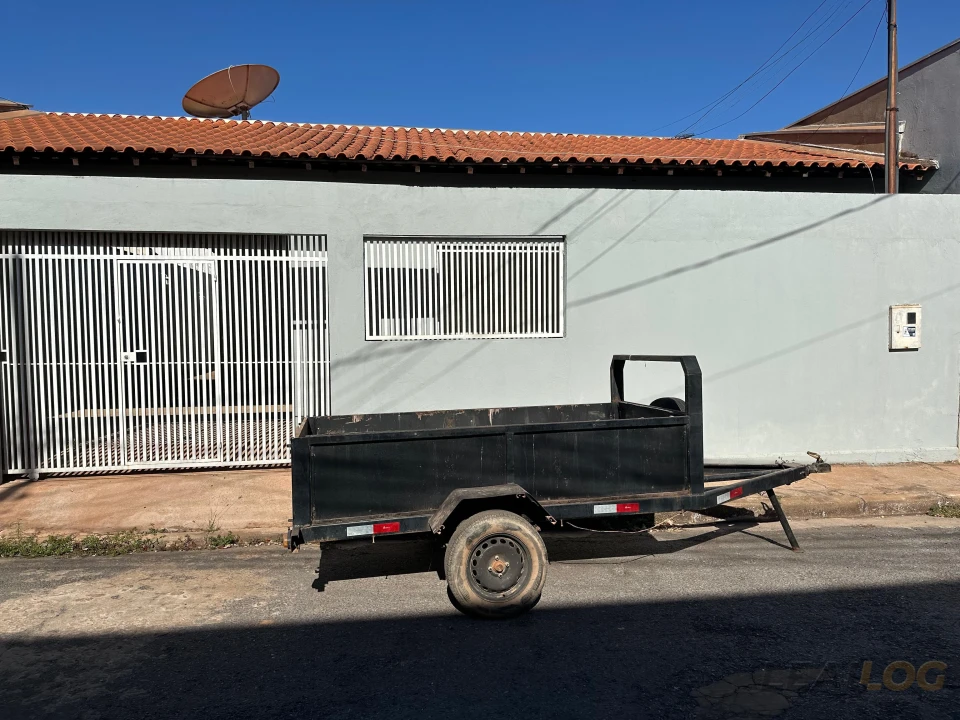 Imagens do imóveis Casa em condomínio á  VENDA!