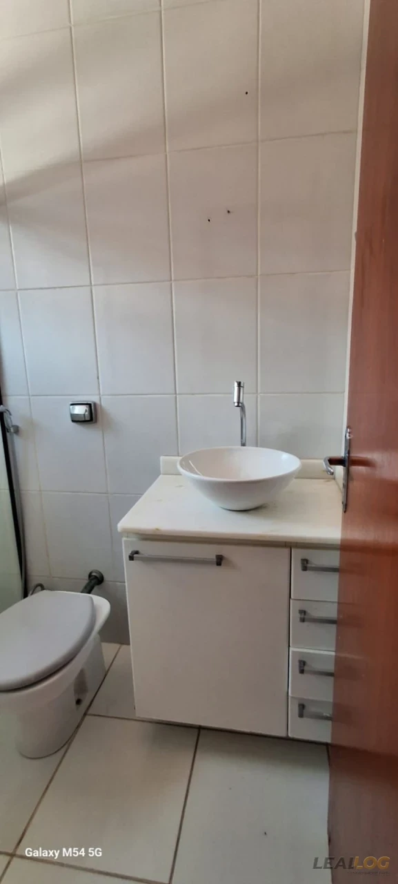 Imagens do imóveis ALUGO - Casa sobrado no Condominio Olinda - Cuiabá - MT
