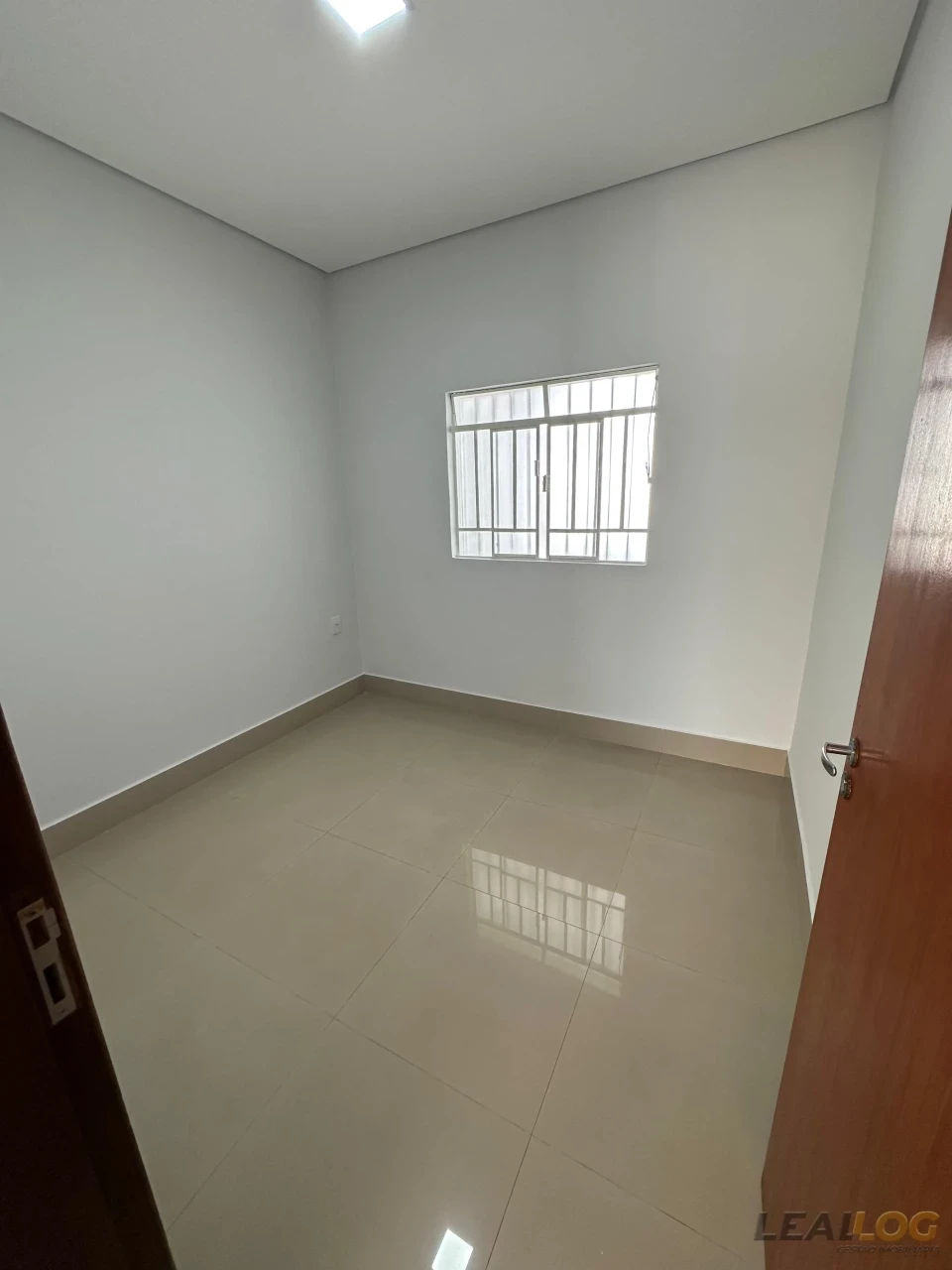 Belíssima casa á venda no CPA 4