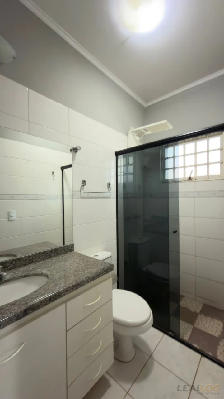 Casa a venda em condomínio!