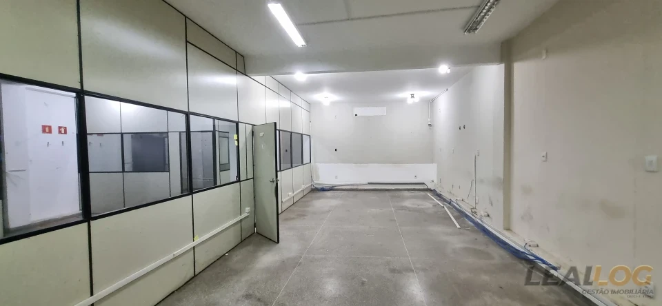 LOCAÇÃO – CONJUNTO COMERCIAL COMPLETO | GALPÃO + PRÉDIO CORPORATIVO