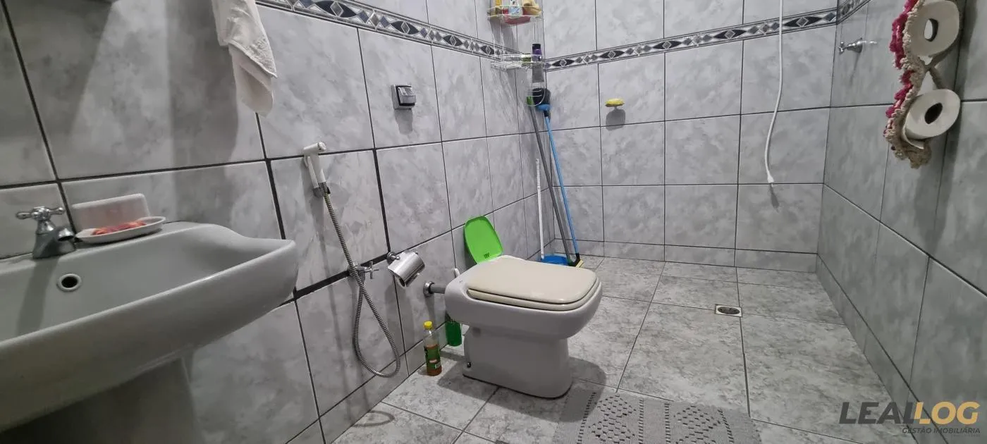 Imagens do imóveis Casa Comercial para Locação em Cuiabá / MT no bairro Araés