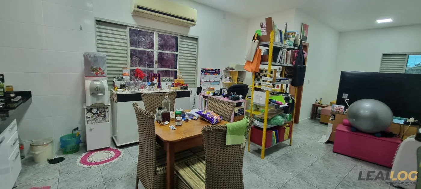 Imagens do imóveis Casa Comercial para Locação em Cuiabá / MT no bairro Araés