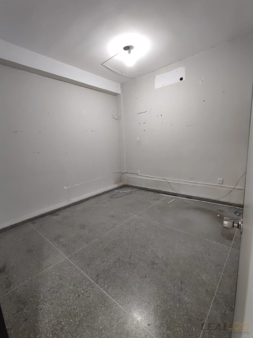 Imagens do imóveis LOCAÇÃO – CONJUNTO COMERCIAL COMPLETO | GALPÃO + PRÉDIO CORPORATIVO